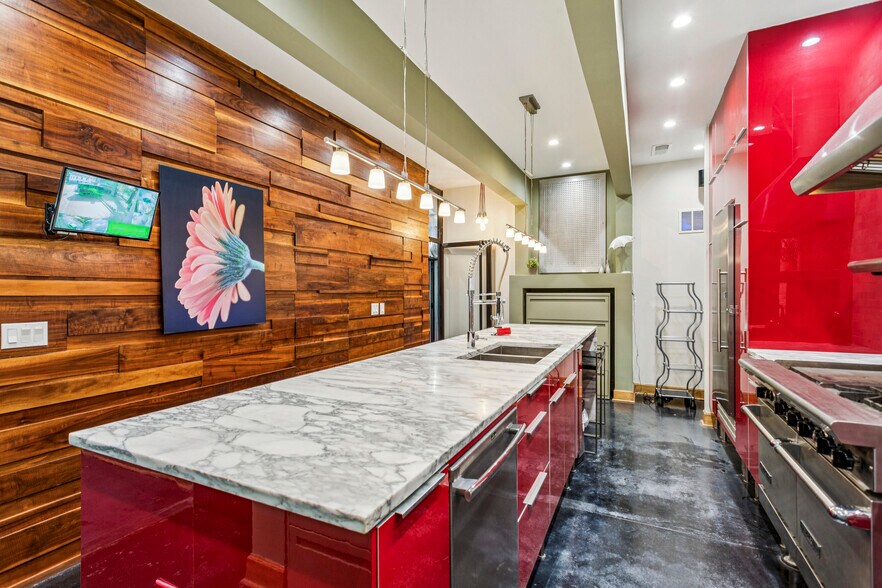 More Photos Of 692 Kirkwood Ave SE, Atlanta Storefront Retail Residential For Sale