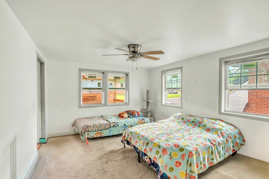 More Photos Of 929 N Roane St, Harriman Apartments For Sale