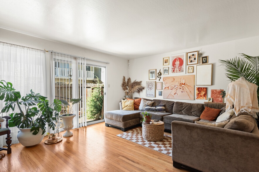 More Photos Of 505 Franklin St, Napa Apartments For Sale