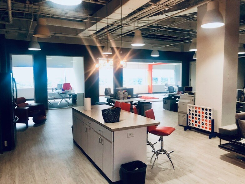 More Photos Of 5120 Woodway Dr, Houston Office For Lease