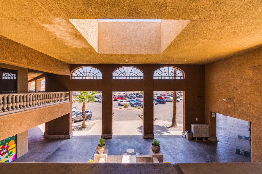 More Photos Of 1101 N Wilmot Rd, Tucson Unknown For Lease