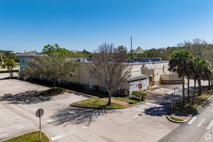 More Photos Of 12955 Collier Blvd, Naples Drugstore For Lease