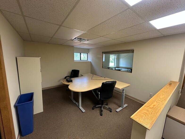 More Photos Of 380 Harvey Rd, Manchester Office Residential For Lease