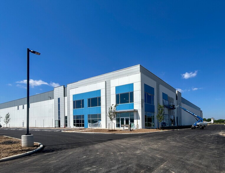 Primary Photo Of 1345 Rohr Rd, Lockbourne Manufacturing For Lease