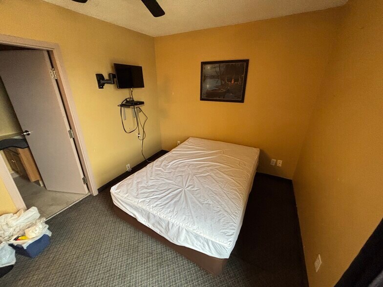 More Photos Of 12704 120th St NW, Edmonton Casino For Sale