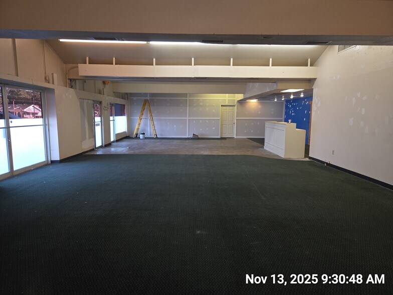 More Photos Of 225 E Brandon Blvd, Brandon General Retail For Lease