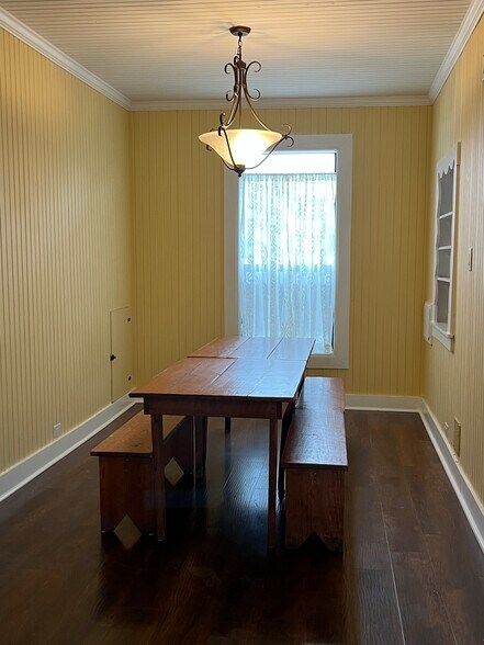 More Photos Of 1600 S Ford St, Llano Storefront Retail Office For Sale