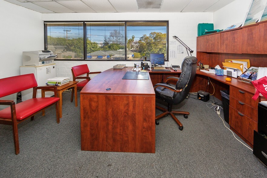 More Photos Of 2435 Military Ave, Los Angeles Office For Lease