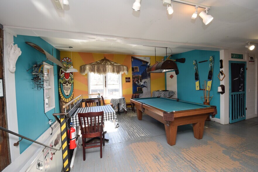 More Photos Of 112 W Main St, Burnsville Flex For Lease