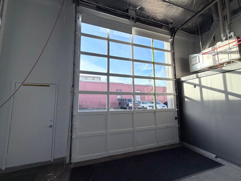 More Photos Of 1415 SE 8th Ave, Portland Warehouse For Lease