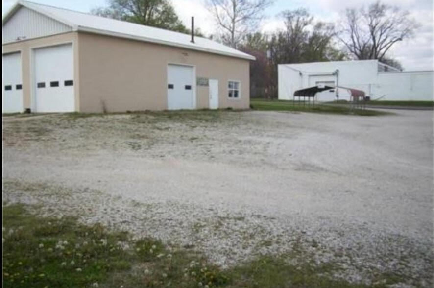 Primary Photo Of 704 S Metcalf Rd, Louisburg Warehouse For Lease