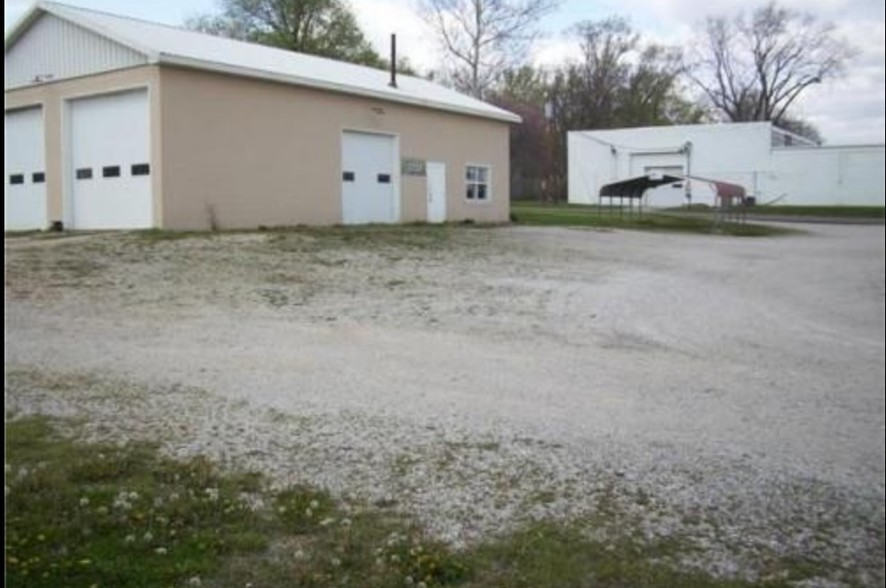 Primary Photo Of 704 S Metcalf Rd, Louisburg Warehouse For Sale