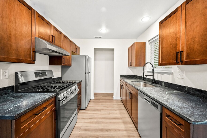 More Photos Of 1717 Main St, Sandpoint Apartments For Sale