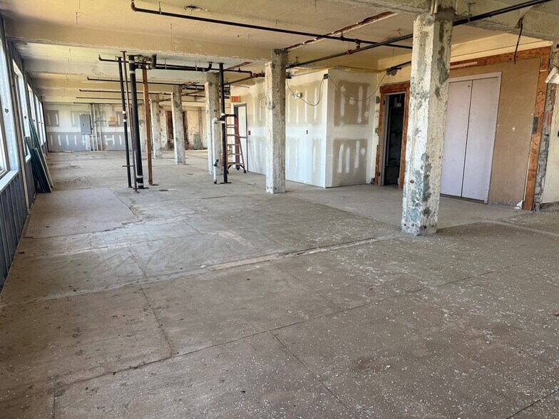 More Photos Of 327 Main St, Greenwood Office For Sale