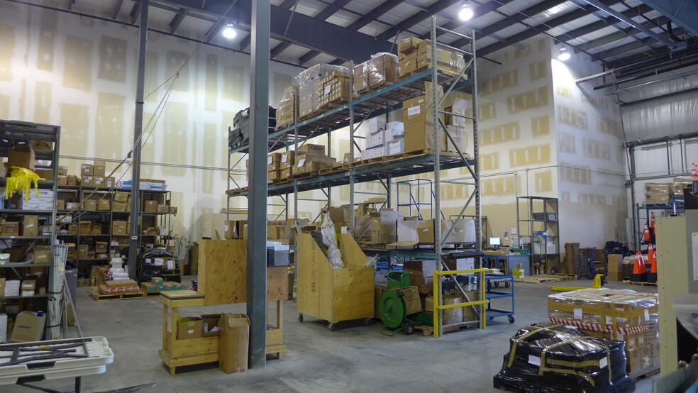 More Photos Of 33 Sinclair Blvd, Brantford Manufacturing For Lease