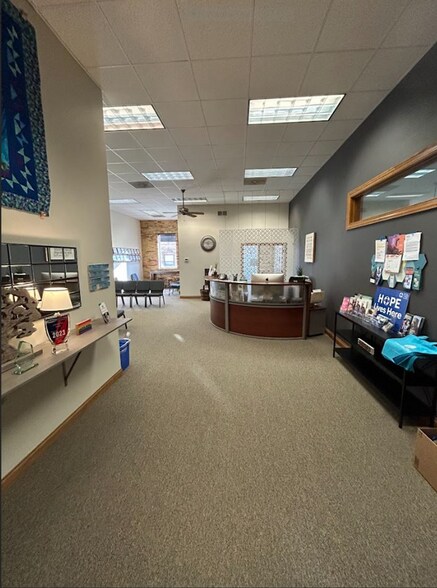 More Photos Of 145 W Wisconsin Ave, Neenah Office For Lease