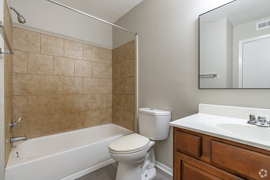 More Photos Of 5000 Summertree Dr, North Little Rock Apartments For Sale