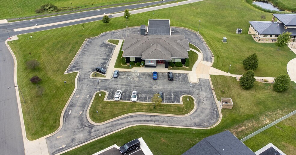 More Photos Of 1011 Tompkins Dr NE, Byron Office For Lease