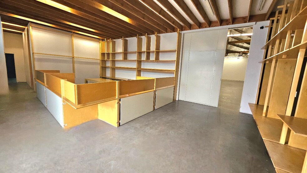 More Photos Of 1811 E 20th St, Los Angeles Warehouse For Lease