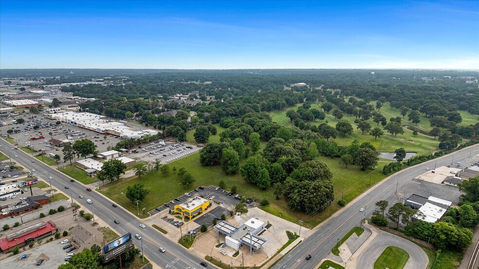 More Photos Of 901 S. Caraway Rd, Jonesboro Land For Sale