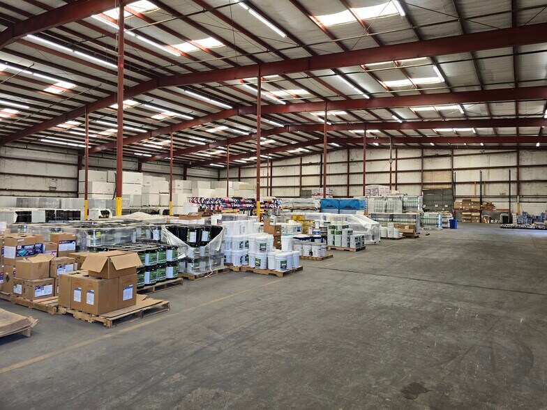 More Photos Of 6956 Market Ave, El Paso Industrial For Lease