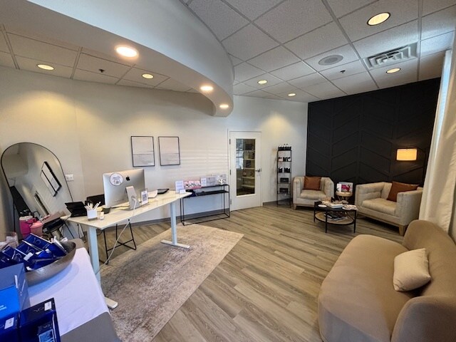 More Photos Of 8119 Isabella Ln, Brentwood Medical For Lease