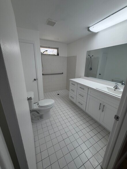 More Photos Of 35 Harbor Woods Cir, Safety Harbor Specialty For Sale