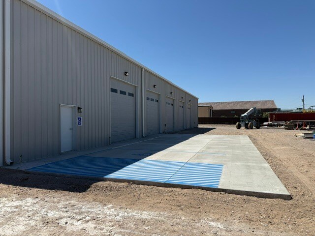 More Photos Of 4140 S Lynn Dr, Fort Mohave Light Distribution For Sale