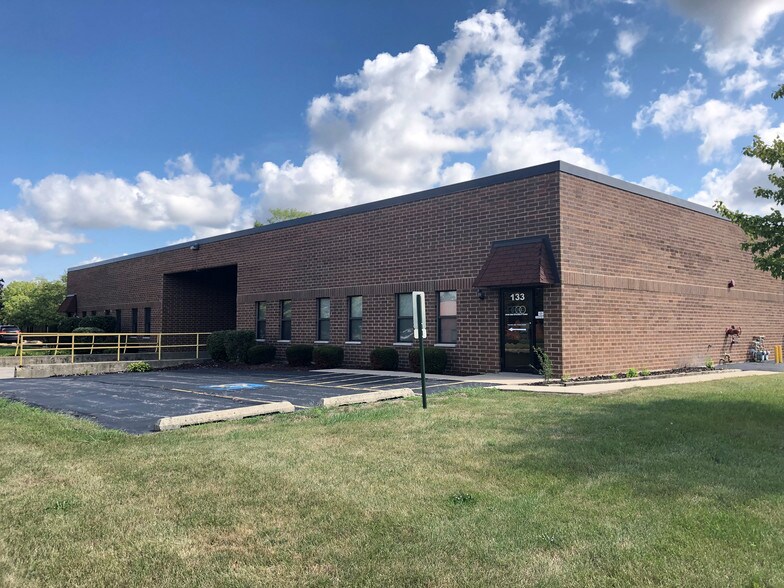 Primary Photo Of 123-133 Easy St, Carol Stream Warehouse For Lease