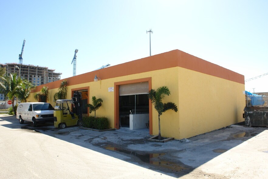 More Photos Of 420 NE 3rd St, Boynton Beach Manufacturing For Lease