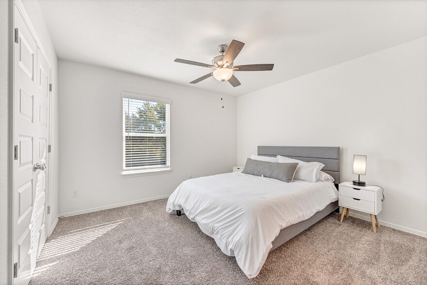 More Photos Of 1512 S Razorback Rd, Fayetteville Apartments For Sale