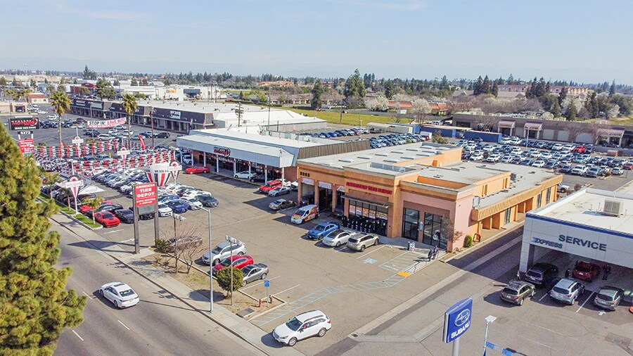 More Photos Of 5262 N Blackstone Ave, Fresno Flex For Lease