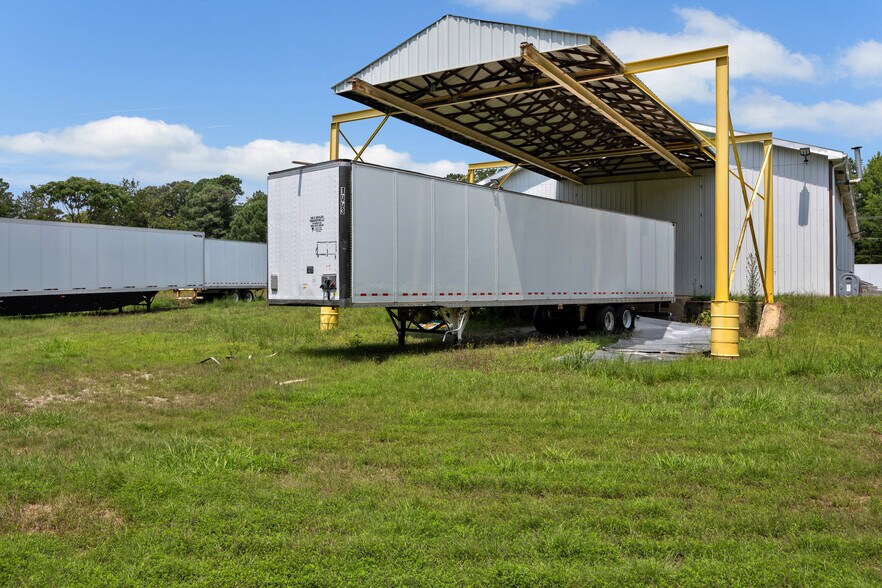 More Photos Of 3548 Cumberland Rd, Cumberland Warehouse For Sale