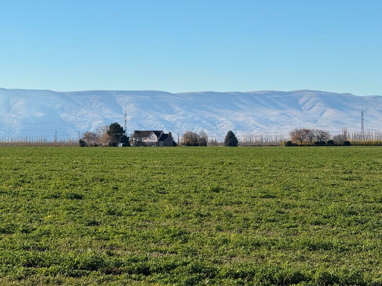 More Photos Of Intersection of Road O SW and Road 26 SW, Mattawa Land For Sale