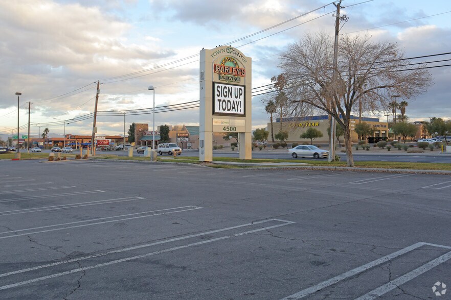 More Photos Of 4300 E Sunset Rd, Henderson Movie Theatre For Lease