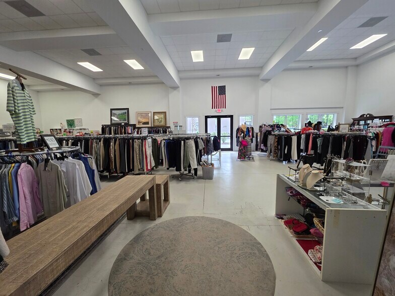 More Photos Of 4371 Bluffton Parkway, Bluffton Storefront Retail Office For Lease