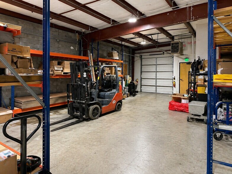 More Photos Of 403 Swanson Dr, Lawrenceville Flex For Lease