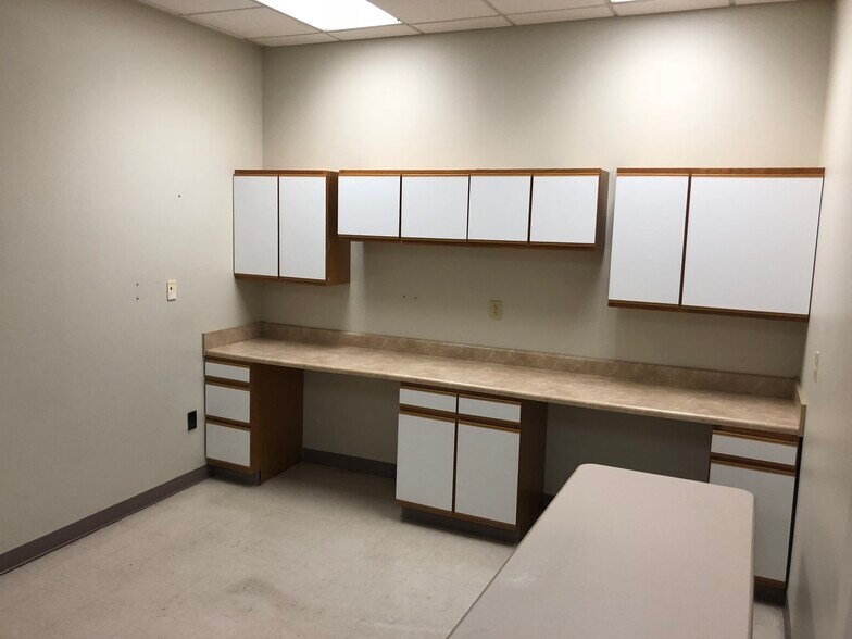 More Photos Of 100 W Russell St, Fayetteville Medical For Lease