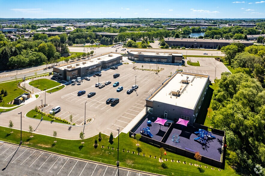 More Photos Of 855 Vikings Parkway, Eagan Restaurant For Lease