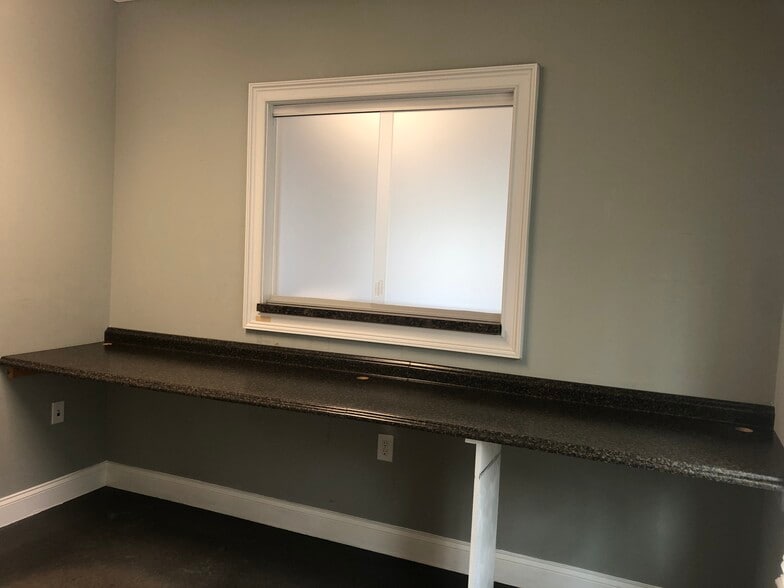 More Photos Of 110 Samaritan Dr, Cumming Medical For Sale