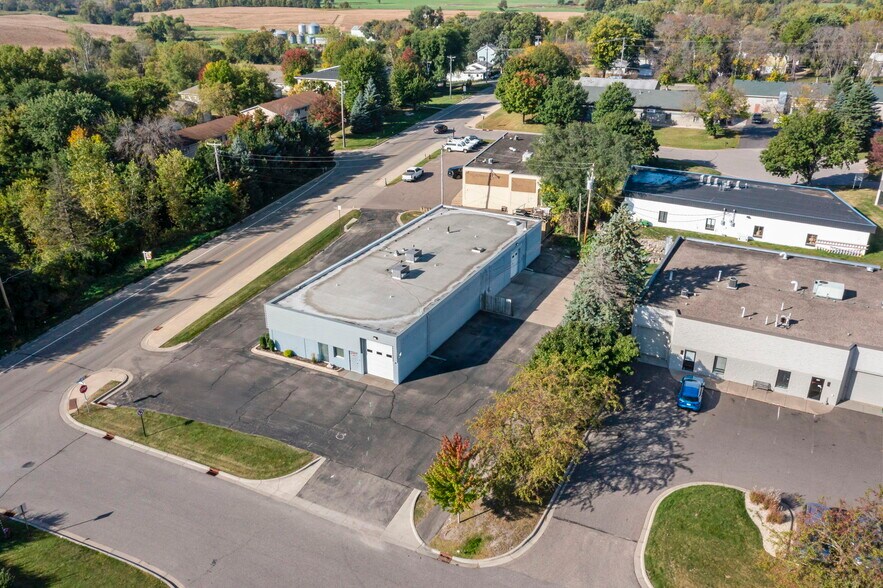 More Photos Of 700-710 Hamel Rd, Hamel Warehouse For Sale