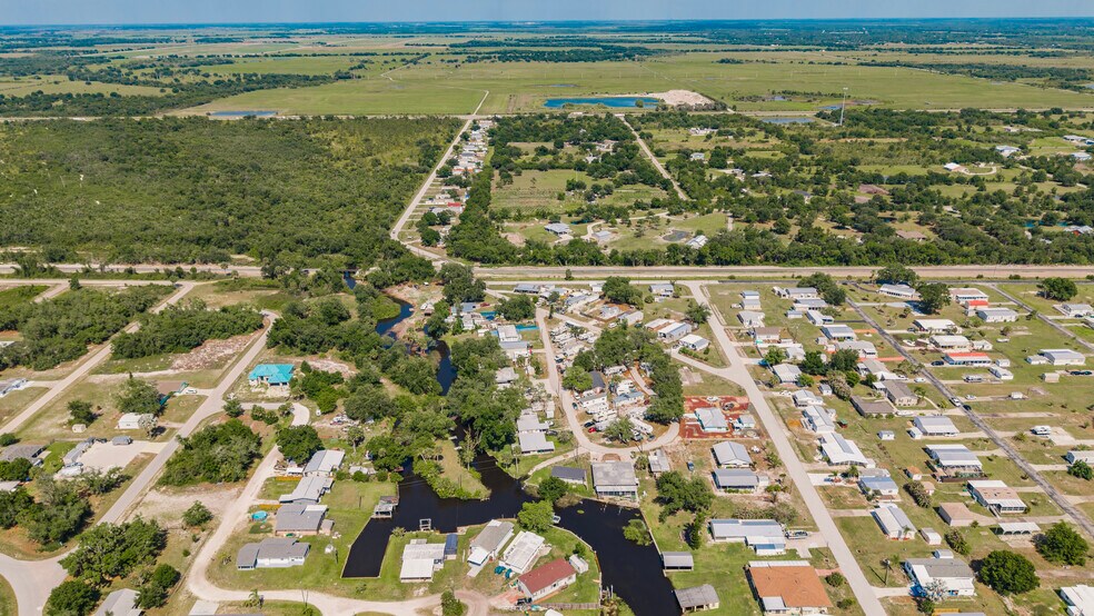 More Photos Of 29208 Snook Cir, Punta Gorda Manufactured Housing Mobile Home Park For Sale