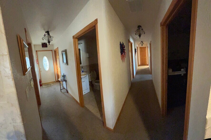 More Photos Of 1444 E Green Bay St, Shawano Office For Lease