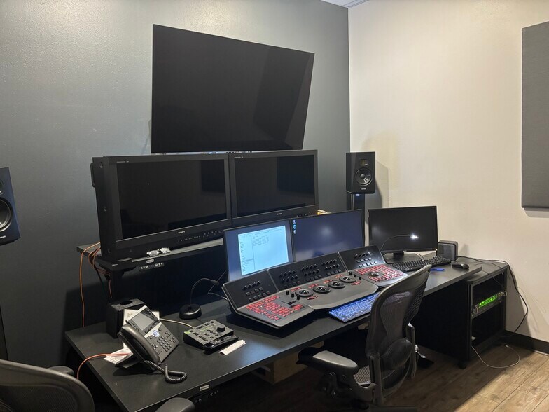 More Photos Of 10960 Ventura Blvd, Studio City Office For Lease