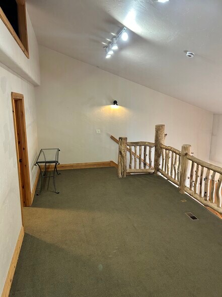 More Photos Of 365 Warren Ave, Silverthorne Showroom For Lease