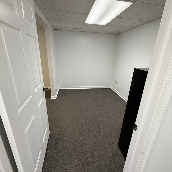 More Photos Of 375-385 W North St, Dover Office For Sale