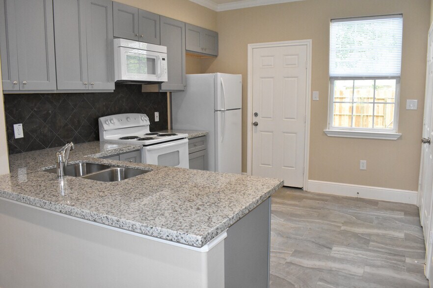 More Photos Of , Bacliff Multifamily For Sale