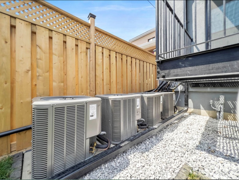 More Photos Of 531 Delaware Av N, Toronto Apartments For Sale