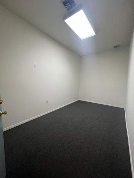 More Photos Of 132-140 S Glassell St, Orange Storefront Retail Office For Lease