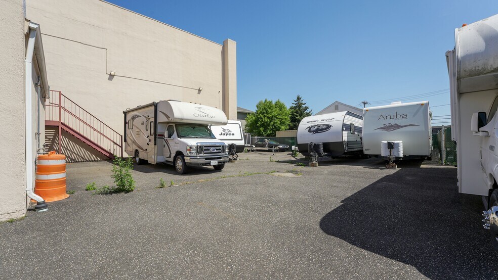 More Photos Of 180 S Travis St, Lindenhurst Self Storage For Sale